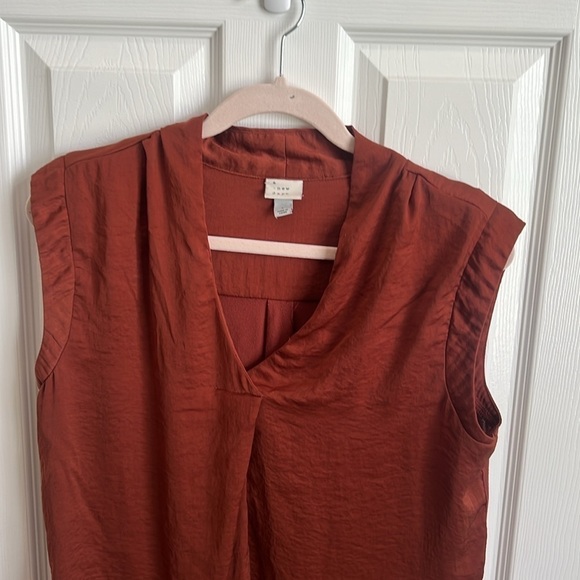 A New Day Sleeveless Blouse V-Neck Pleated Front Rust Color Casual Top - Picture 2 of 9